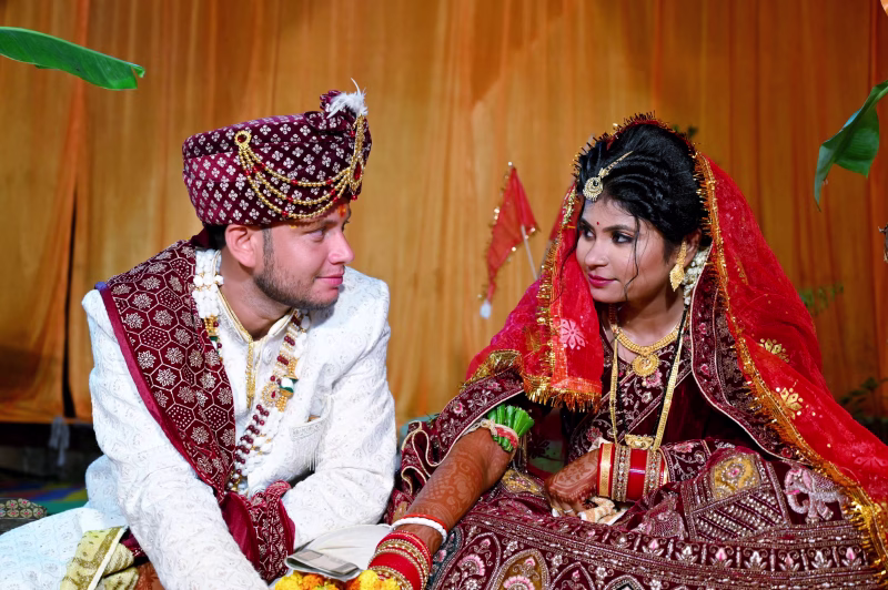 Bride and groom during a traditional Odia wedding ceremony photographed by Nayak Studio